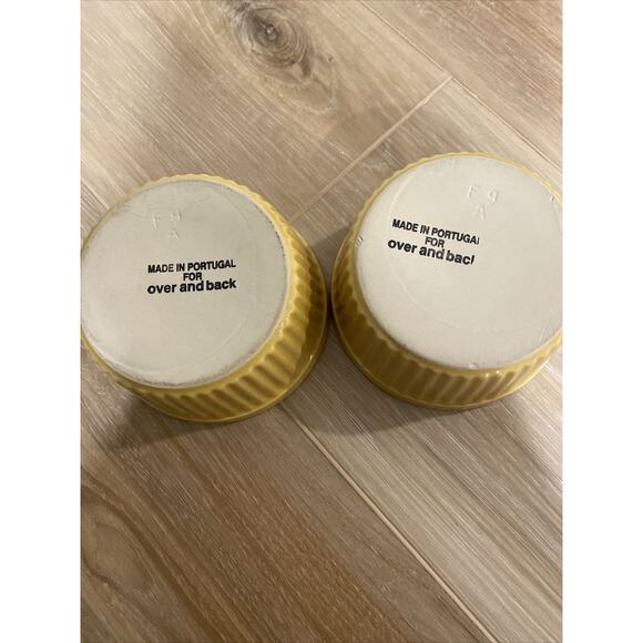 Set of 2 Yellow Gold Ribbed Ramekins Stackable 4.25 x 4.25 Baking Dish Round - Picture 3 of 6